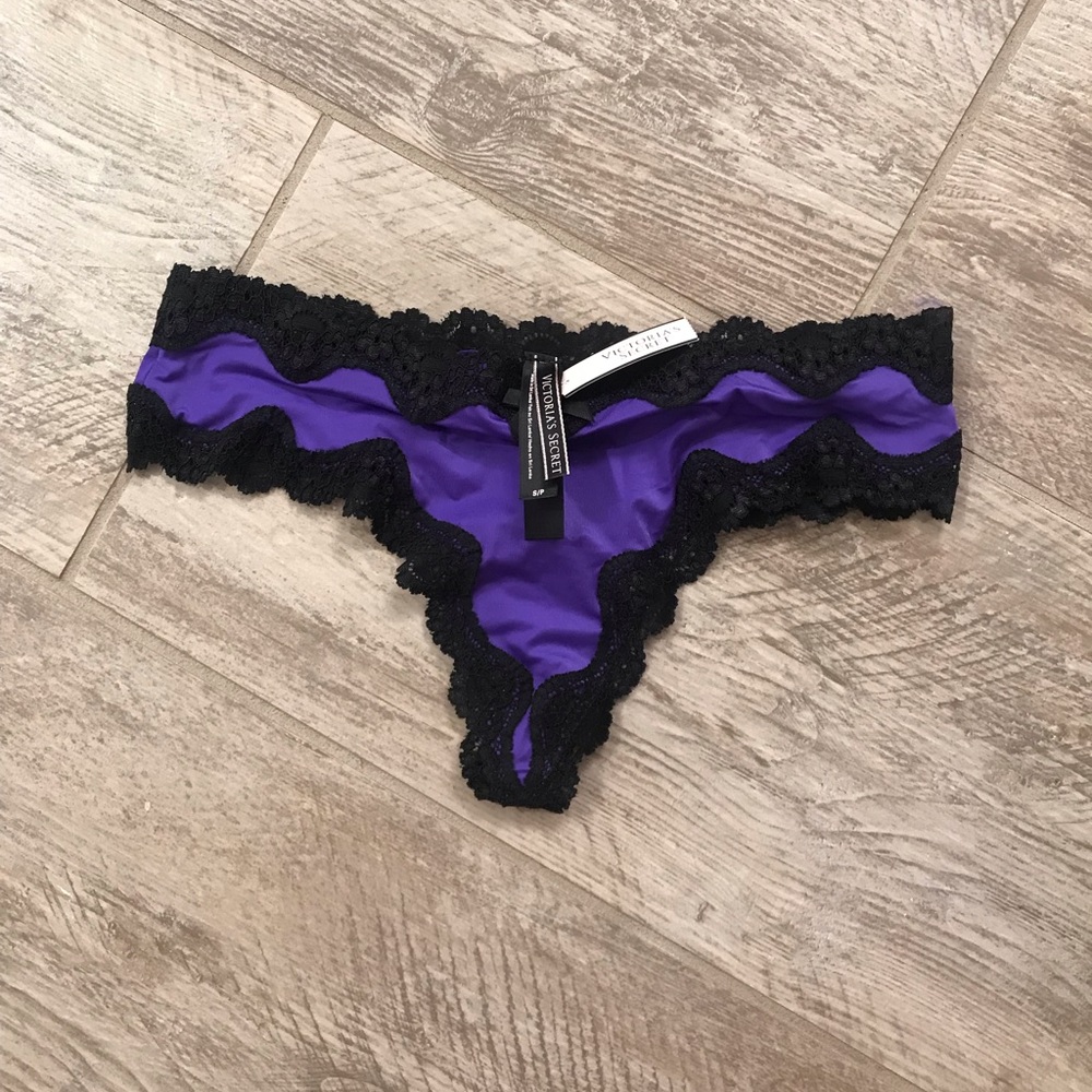 Victoria’s Secret | Lace Thong